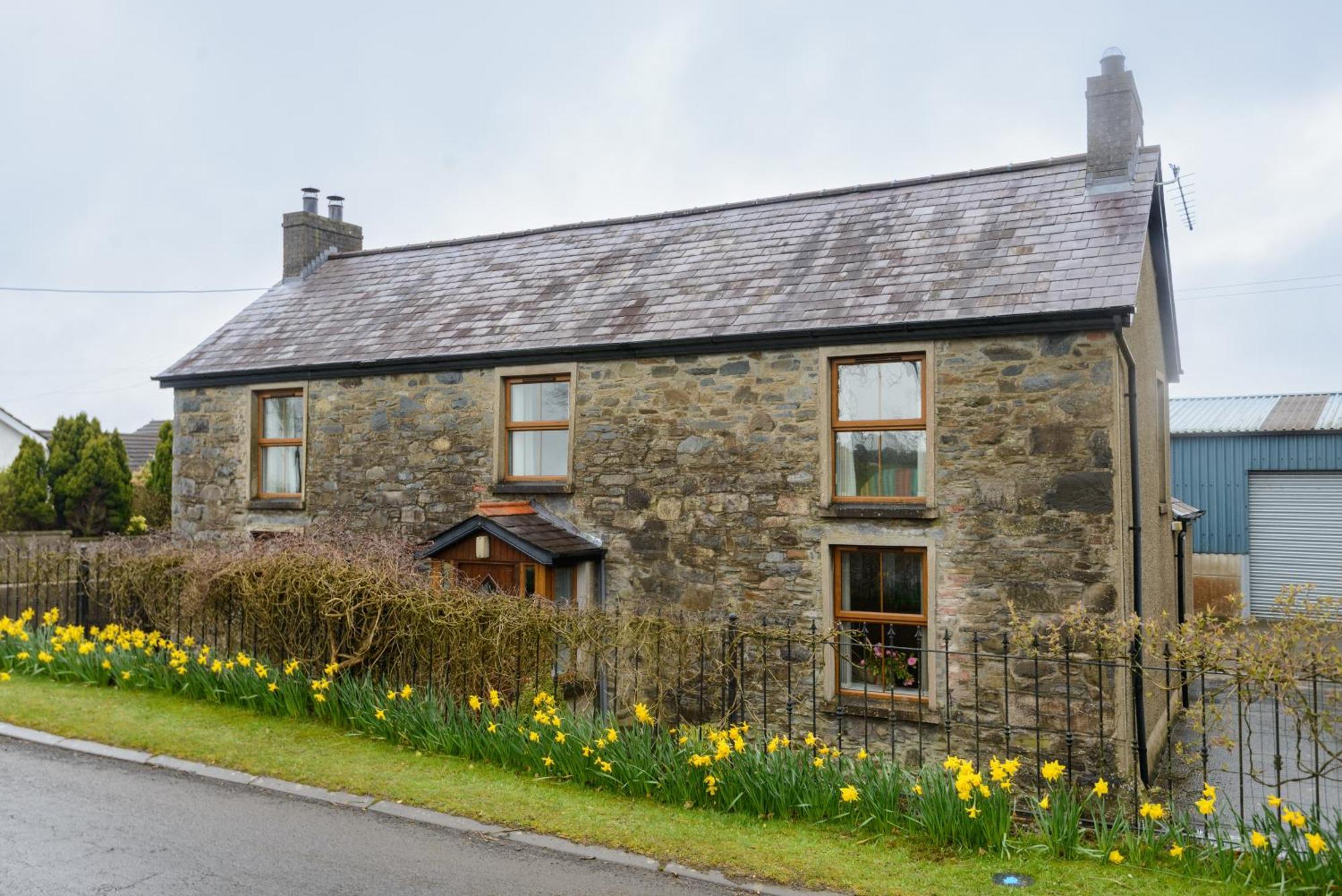 Grove Fort Self Catering Farmhouse Finnis Exterior photo